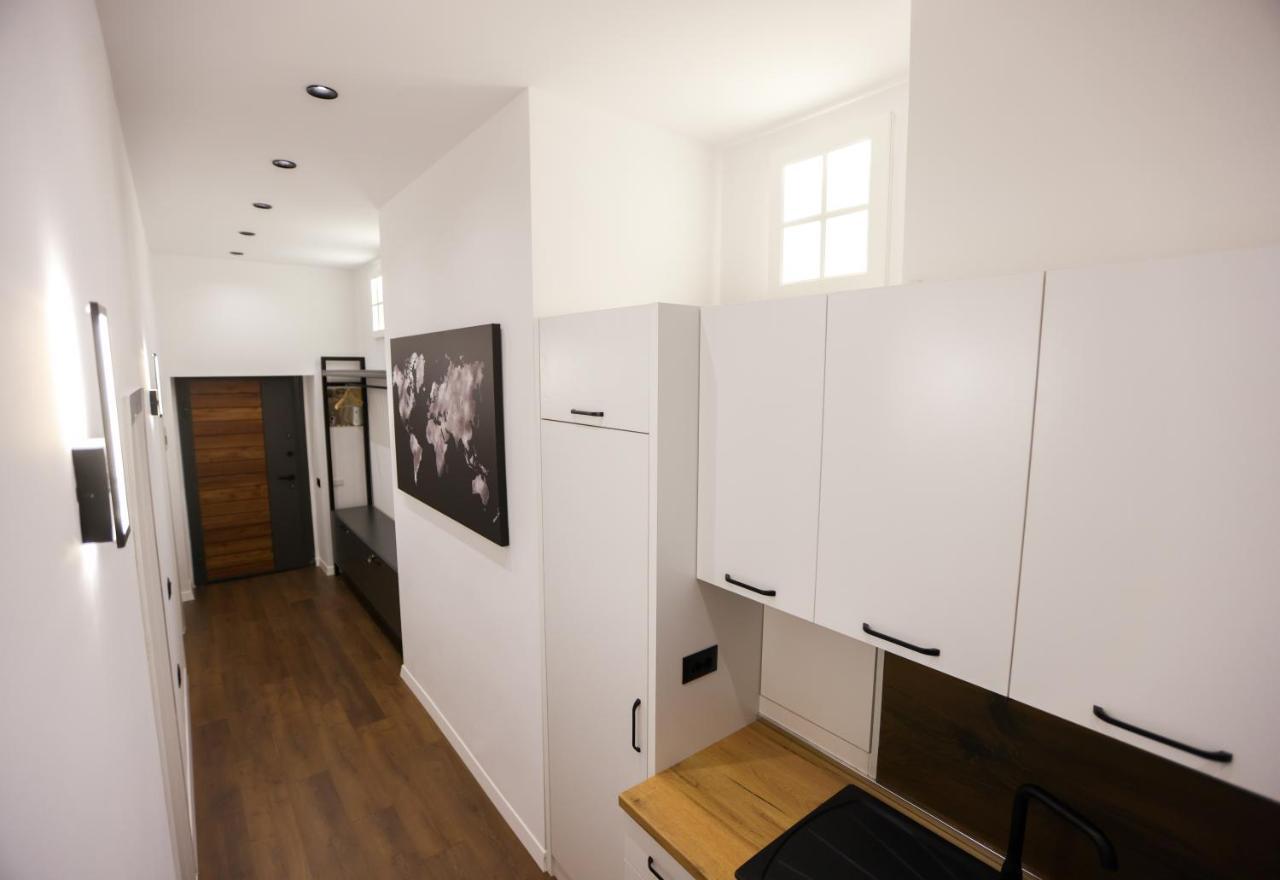 "Middlenest" Central Apartment ティラナ エクステリア 写真