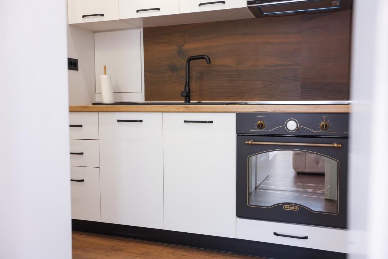 "Middlenest" Central Apartment ティラナ エクステリア 写真