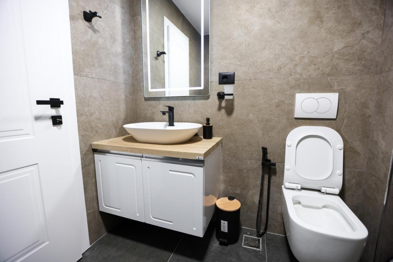 "Middlenest" Central Apartment ティラナ エクステリア 写真